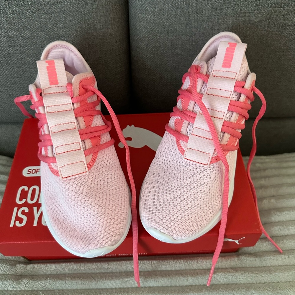 Women’s Puma Sneakers